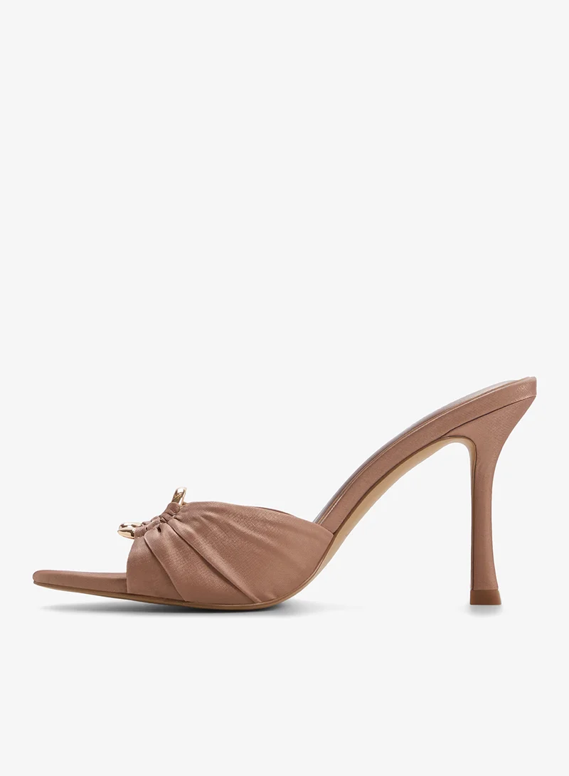 الدو صنادل بكعب جورني